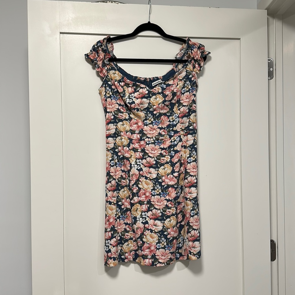 NWT floral linen dress by abercrombie- size M tall
